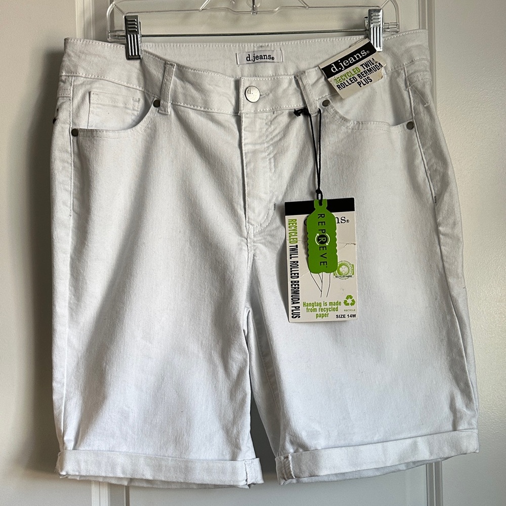 NWT d. jeans White Cuffed Denim Bermuda Shorts